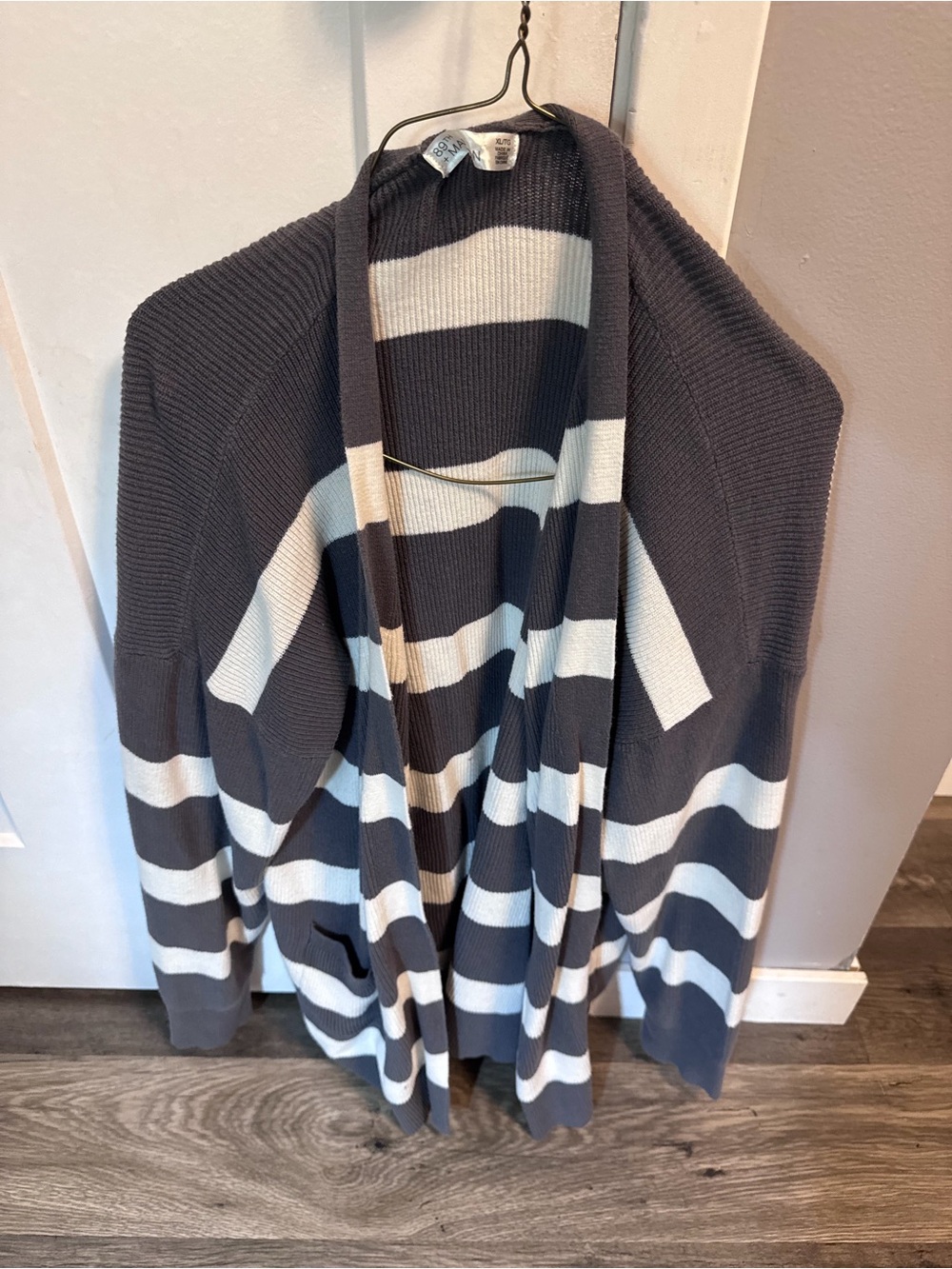 89th & Madison Gray and White Striped Open-Front Cardigan